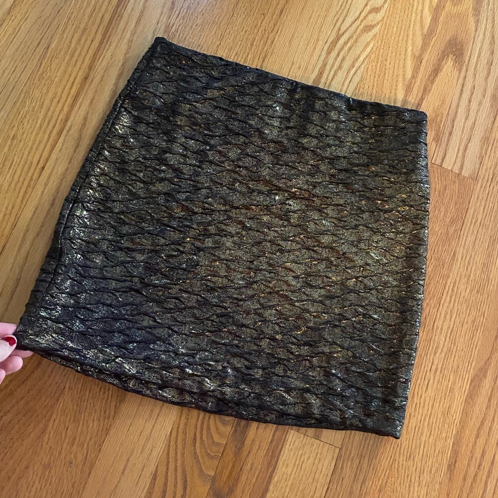 Black/gold skirt